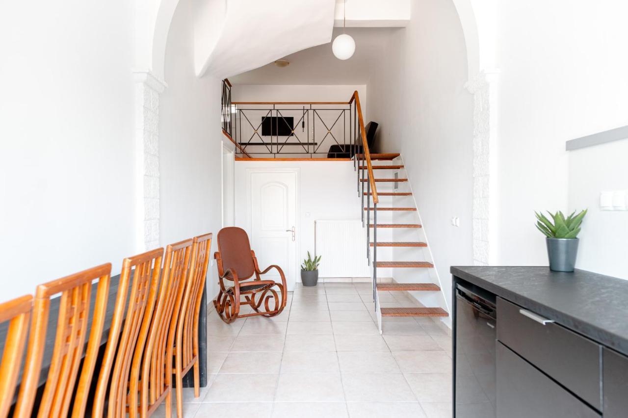 A&D Houses No3 Patras Extérieur photo